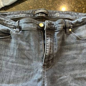 LIVERPOOL LOS ANGELES Dark Blue size 16/33 petite skinny Jean.